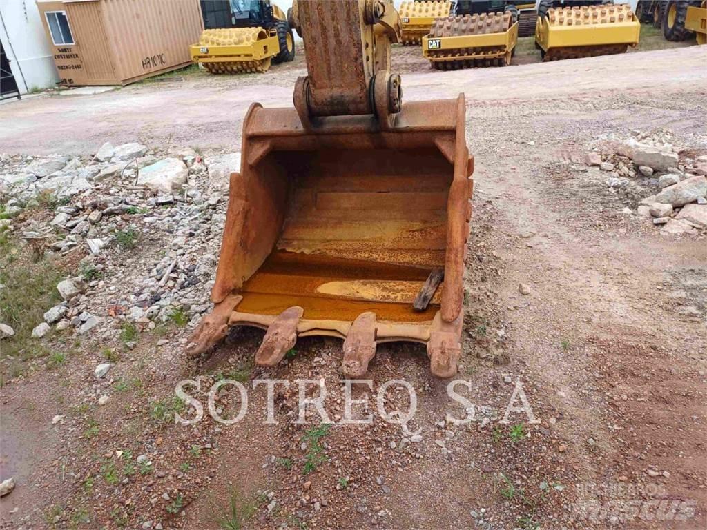 CAT 33607 Raupenbagger