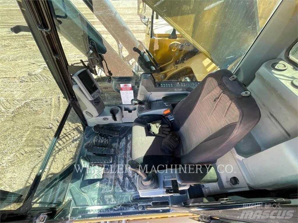 CAT 374F Raupenbagger