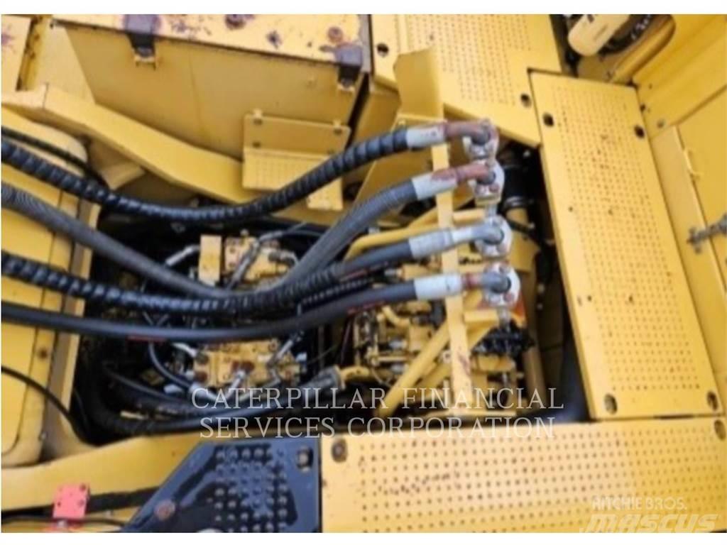 CAT 374F Raupenbagger
