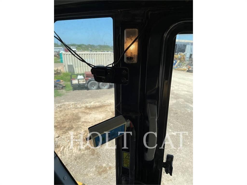 CAT 374FL Raupenbagger