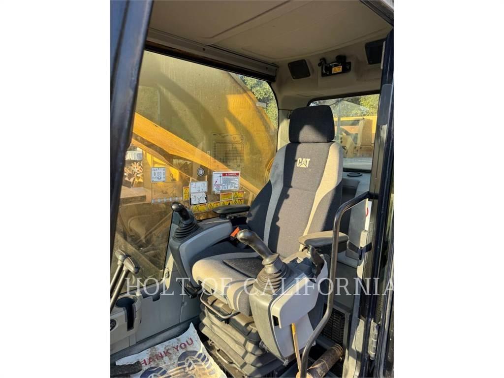 CAT 390FL Raupenbagger