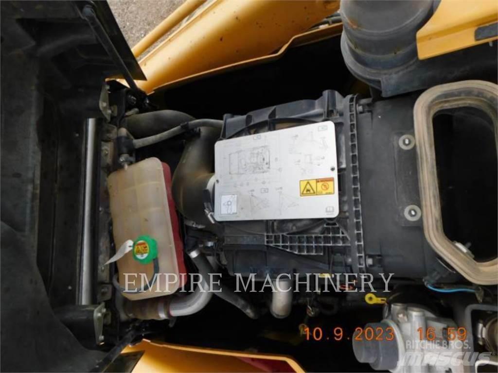 CAT 415F2 4EOP Baggerlader
