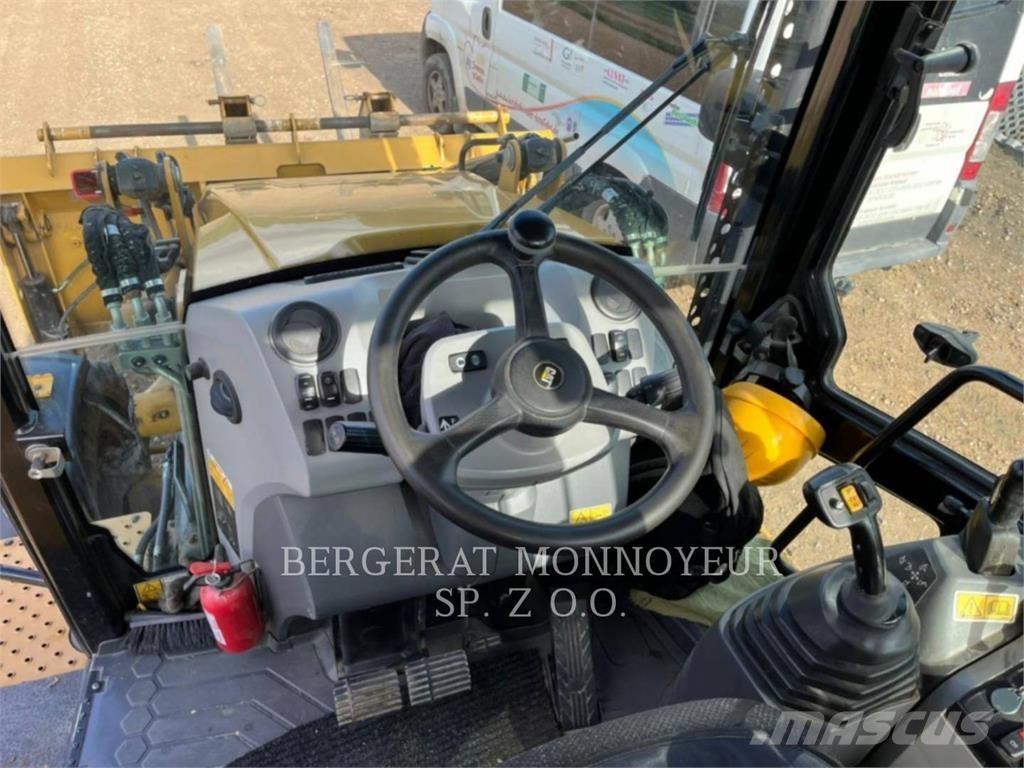 CAT 432F2 Baggerlader
