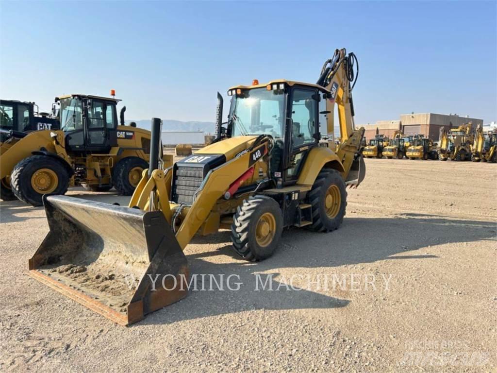 CAT 440 Baggerlader