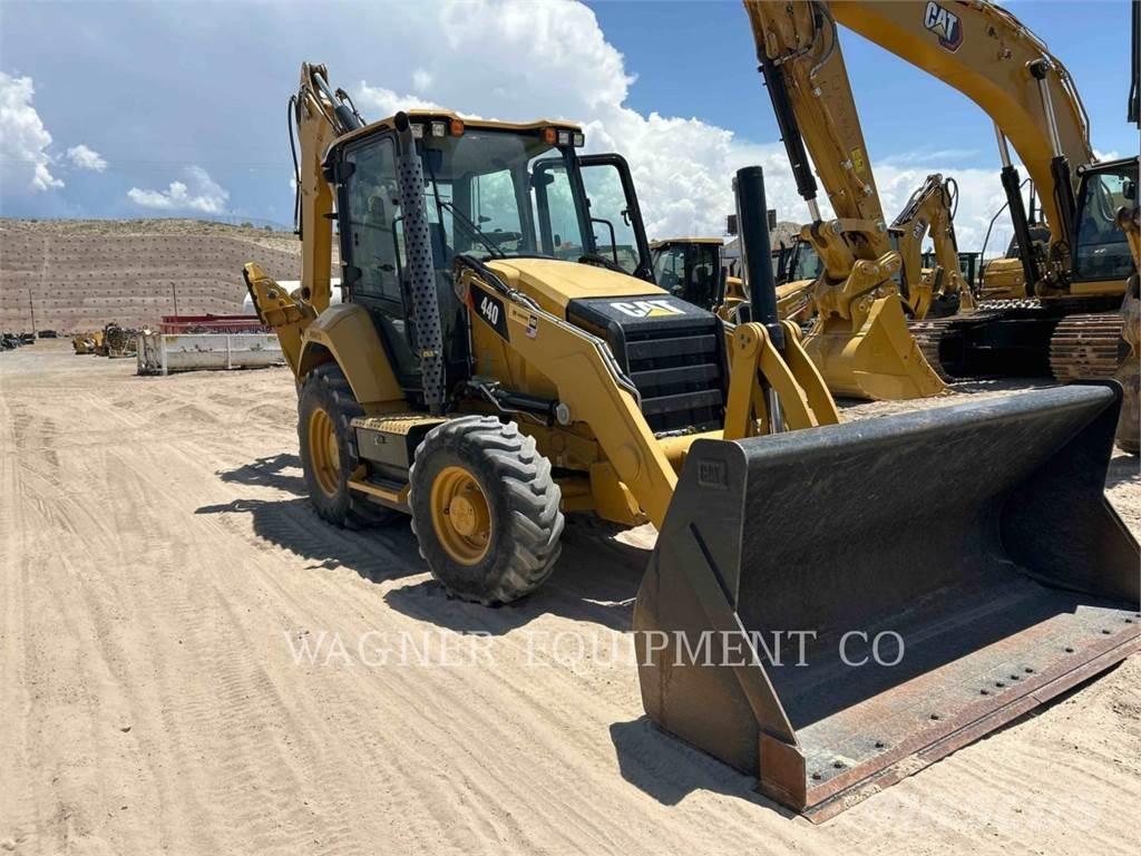 CAT 440 Baggerlader