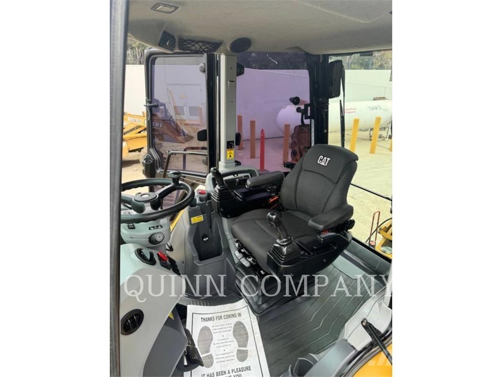 CAT 450 Baggerlader
