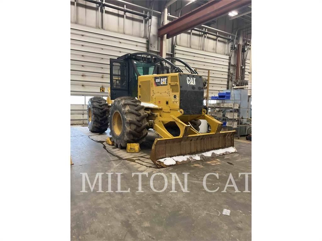 CAT 525D Stammholzschlepper