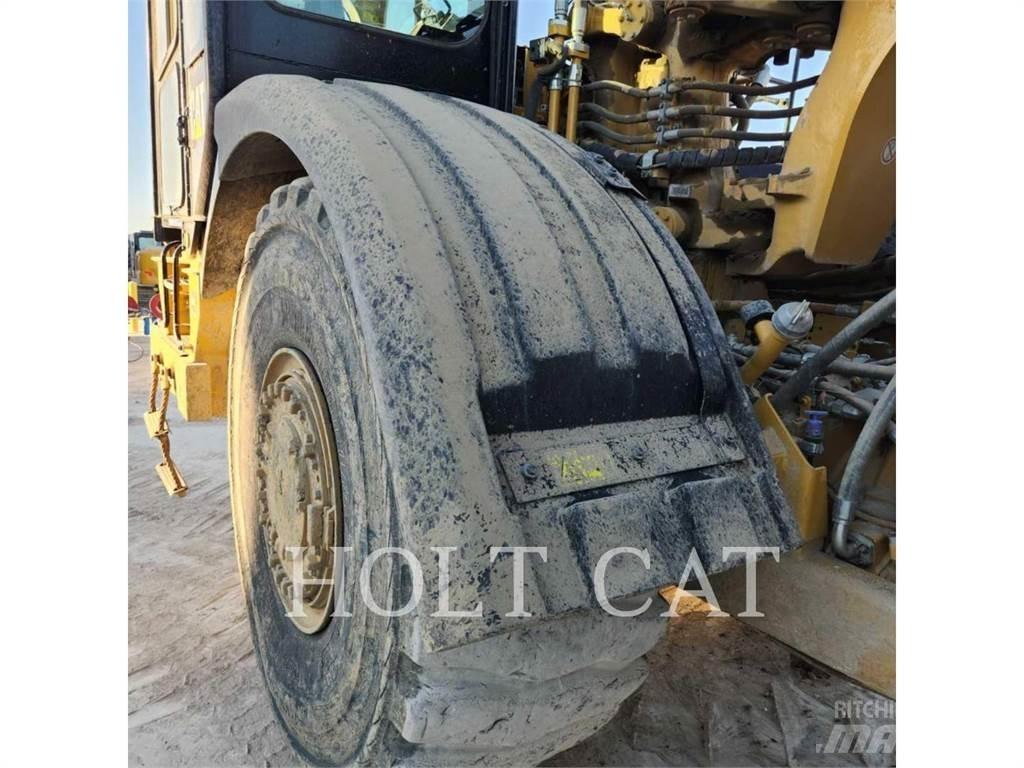 CAT 621K Schaber