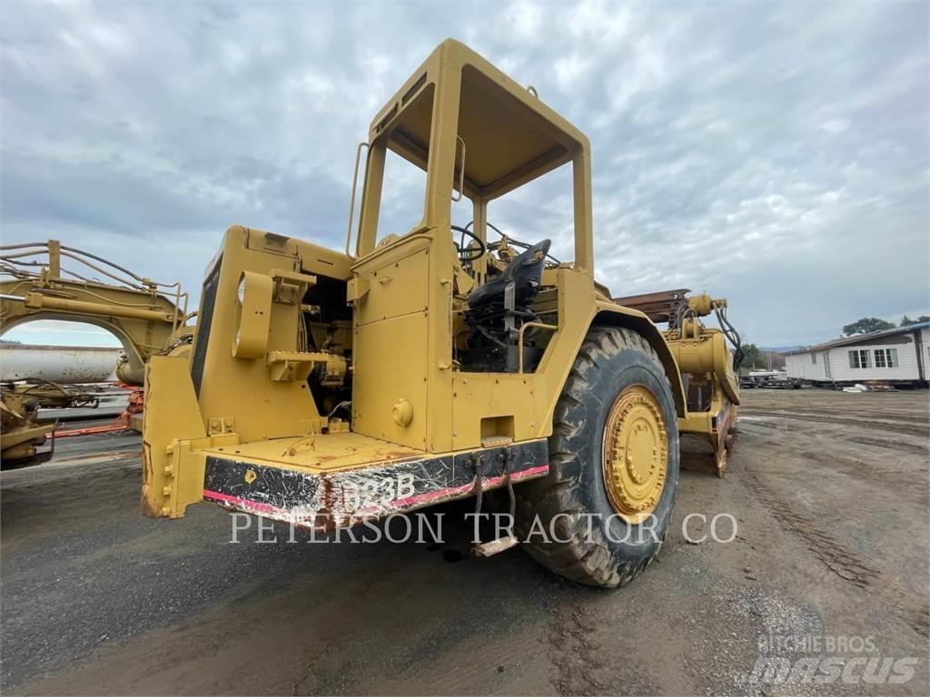 CAT 623B Schaber