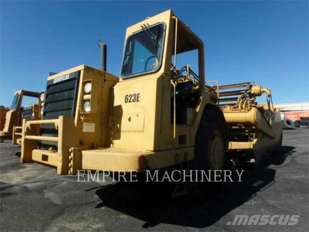 CAT 623E Schaber