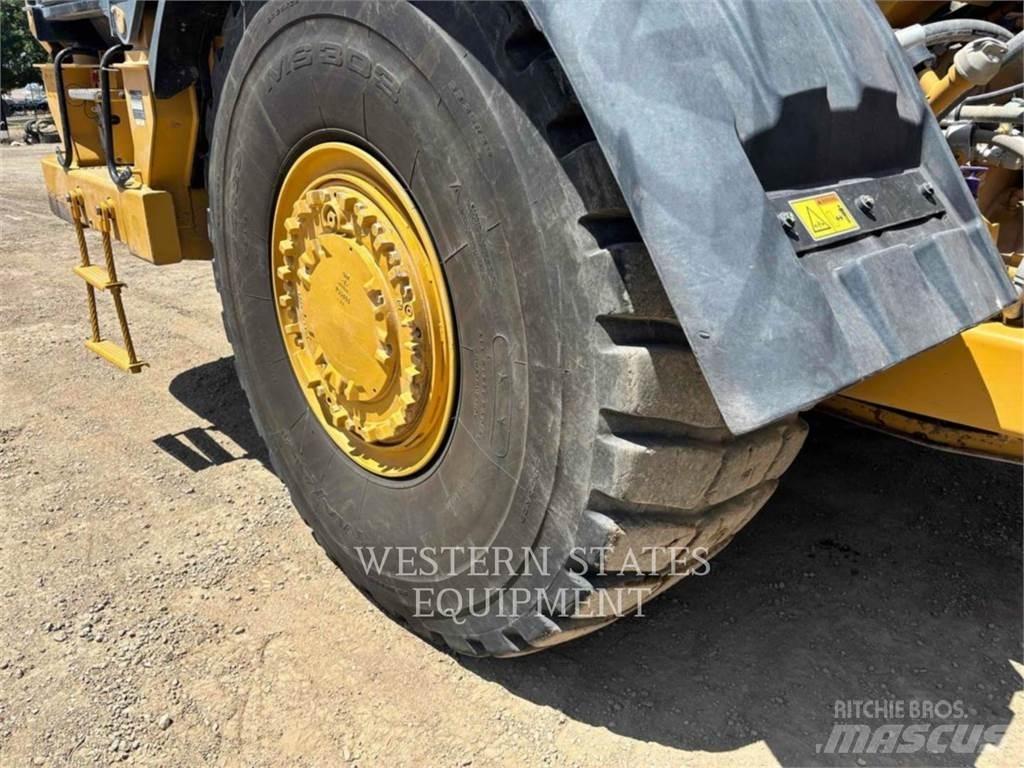 CAT 623K Schaber