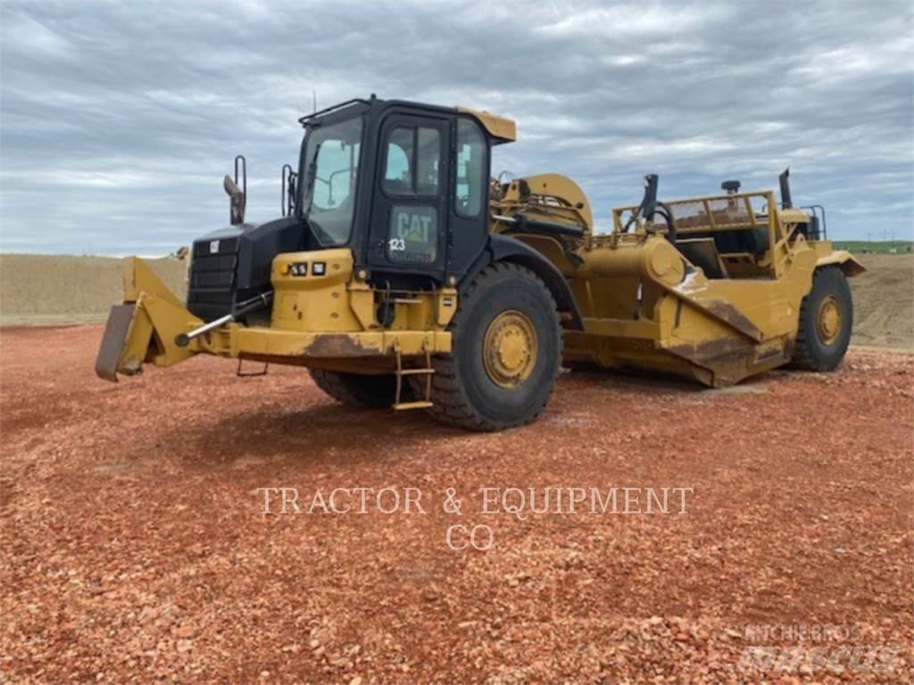 CAT 627H Schaber