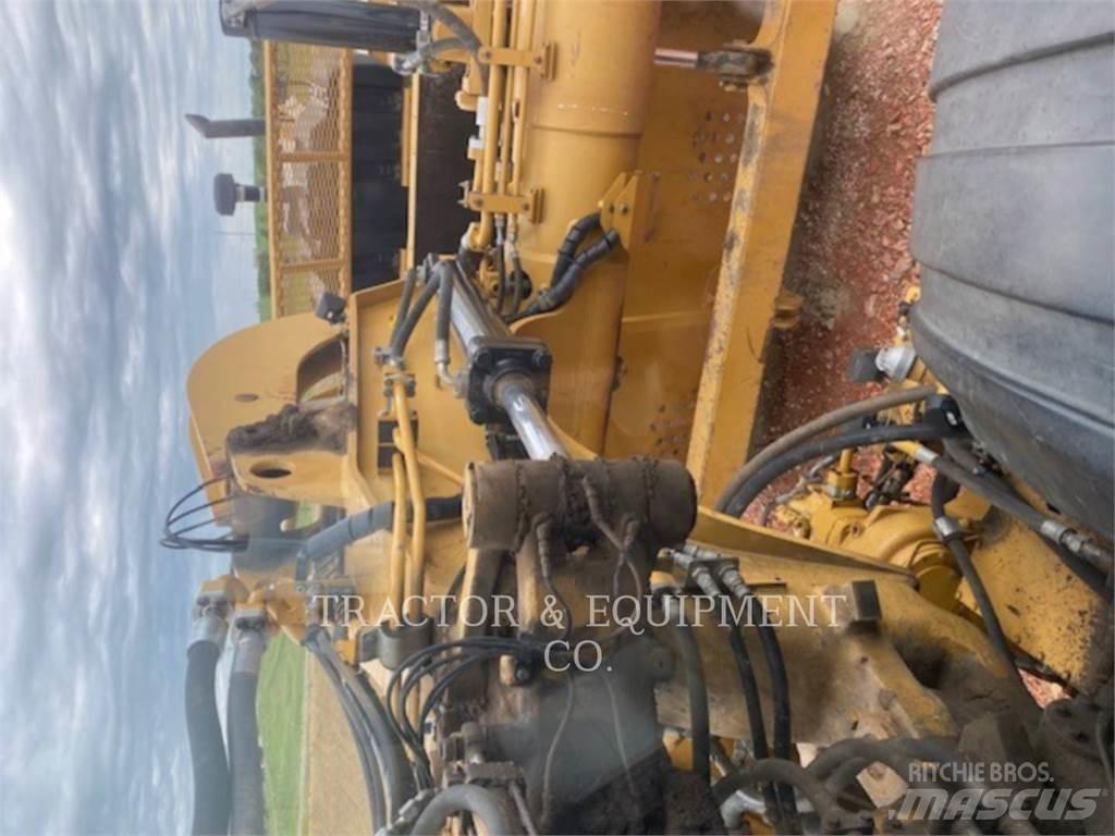 CAT 627H Schaber