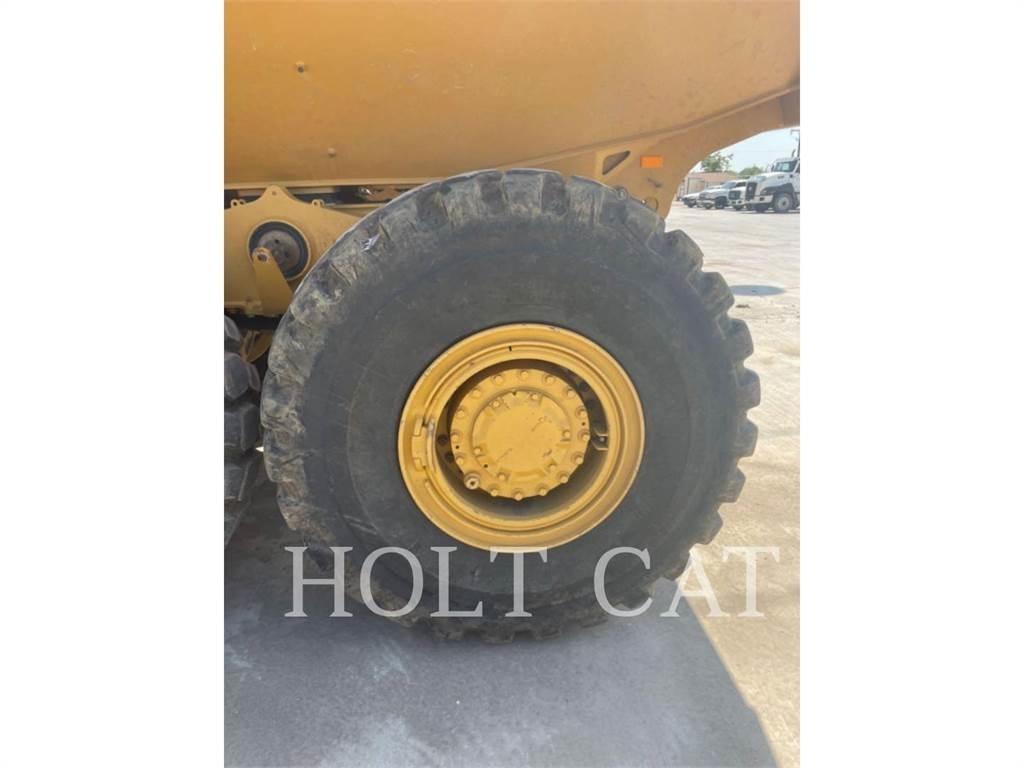 CAT 725 Dumper - Knickgelenk