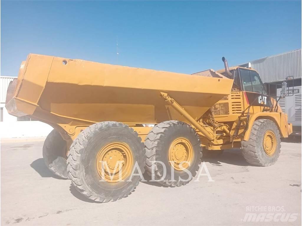 CAT 725 Dumper - Knickgelenk