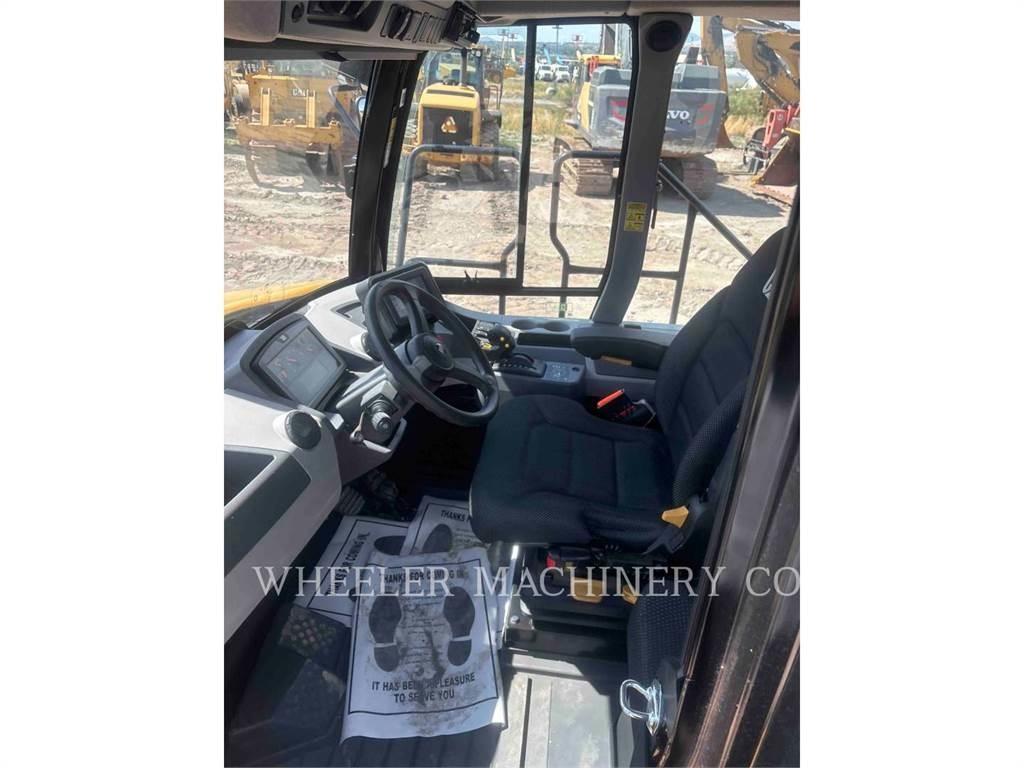 CAT 725 Dumper - Knickgelenk