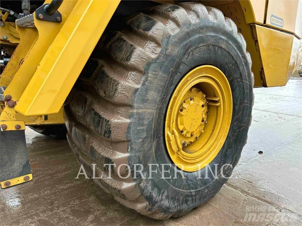 CAT 725C2 Dumper - Knickgelenk