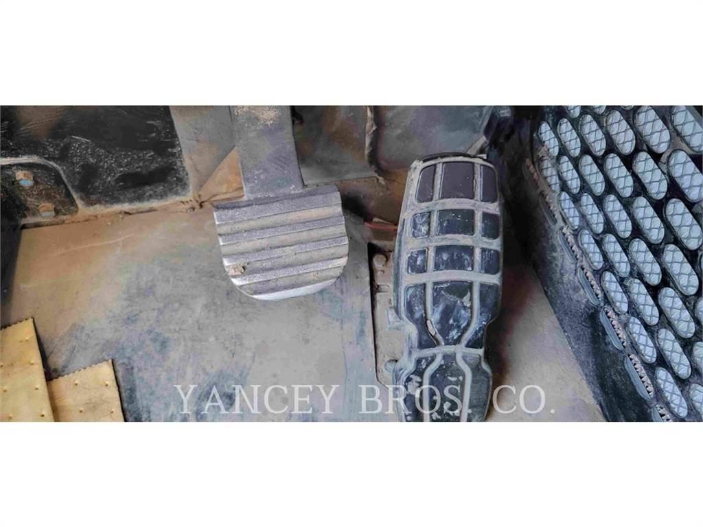 CAT 725C2 Dumper - Knickgelenk