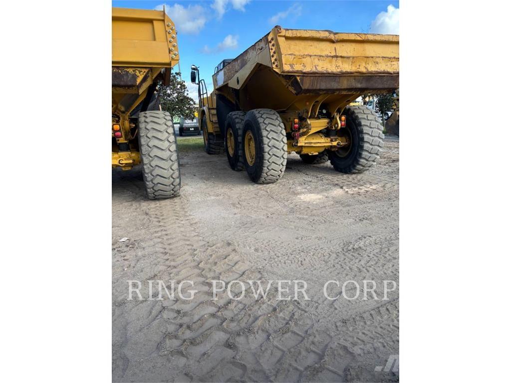 CAT 725C2TG Dumper - Knickgelenk