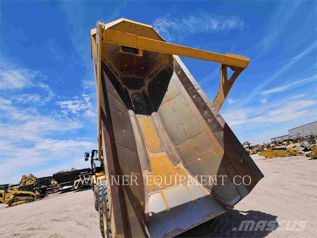 CAT 730 Dumper - Knickgelenk