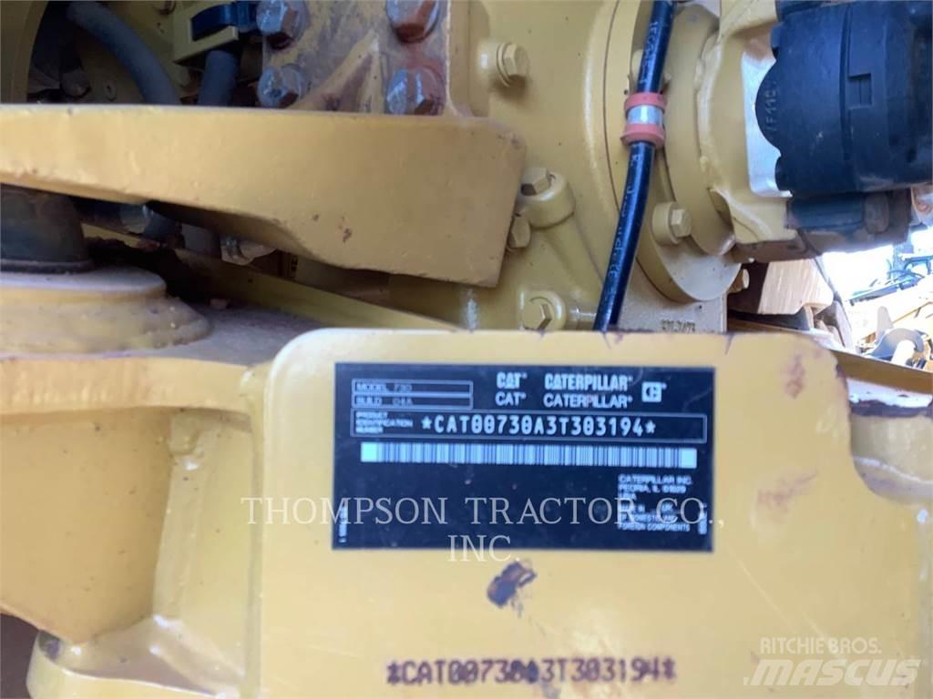 CAT 730 Dumper - Knickgelenk