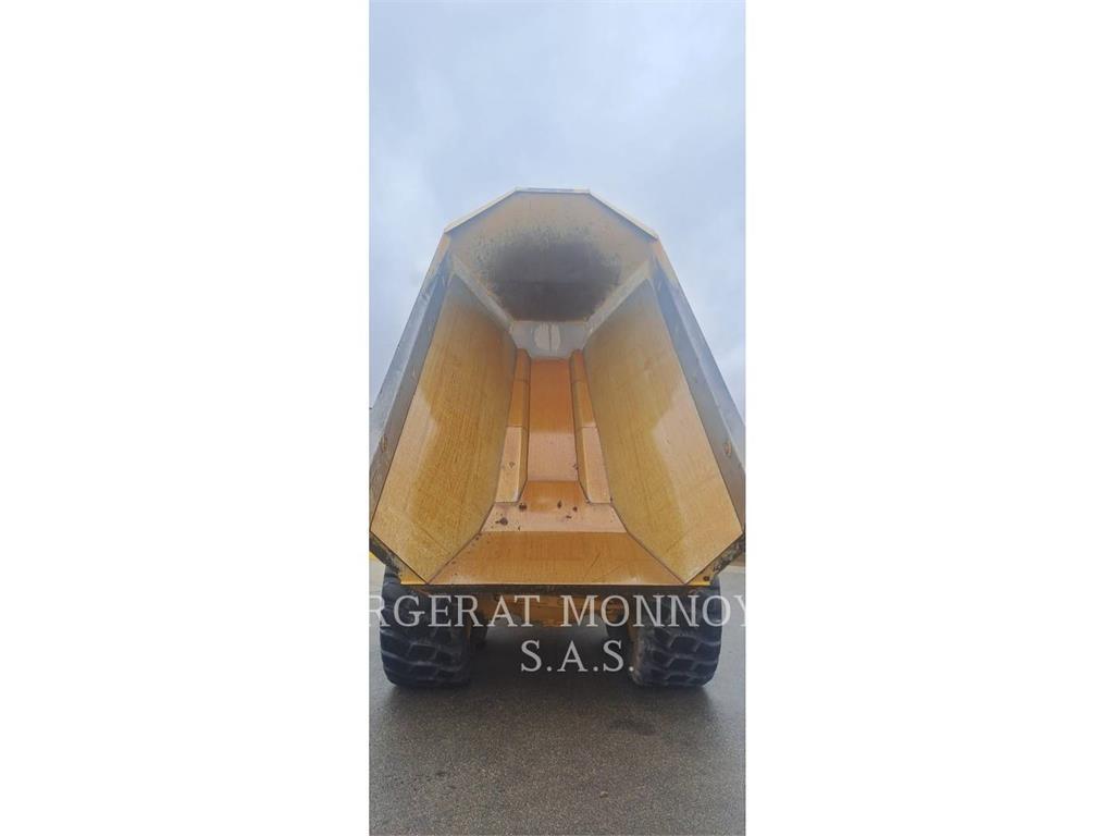 CAT 730 Dumper - Knickgelenk