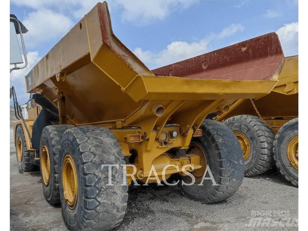 CAT 730 Dumper - Knickgelenk