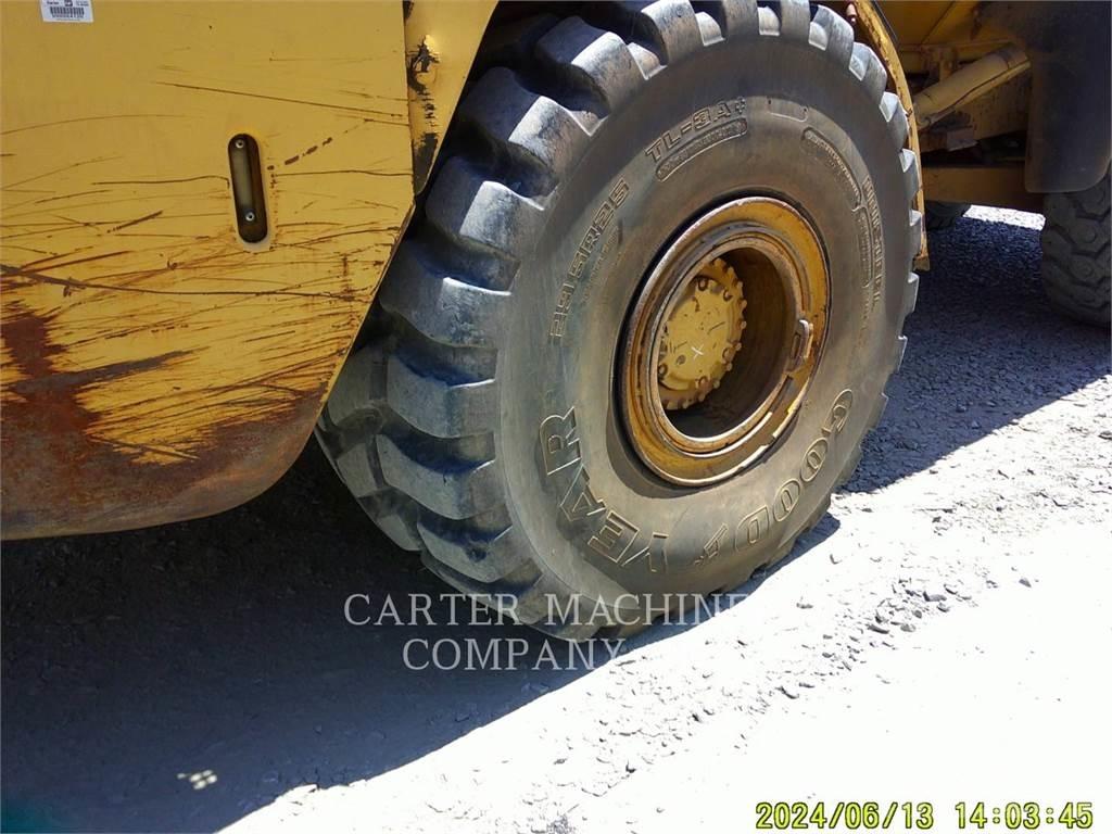 CAT 740 Dumper - Knickgelenk