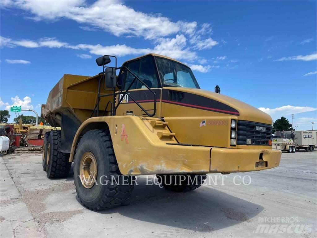 CAT 740 Dumper - Knickgelenk