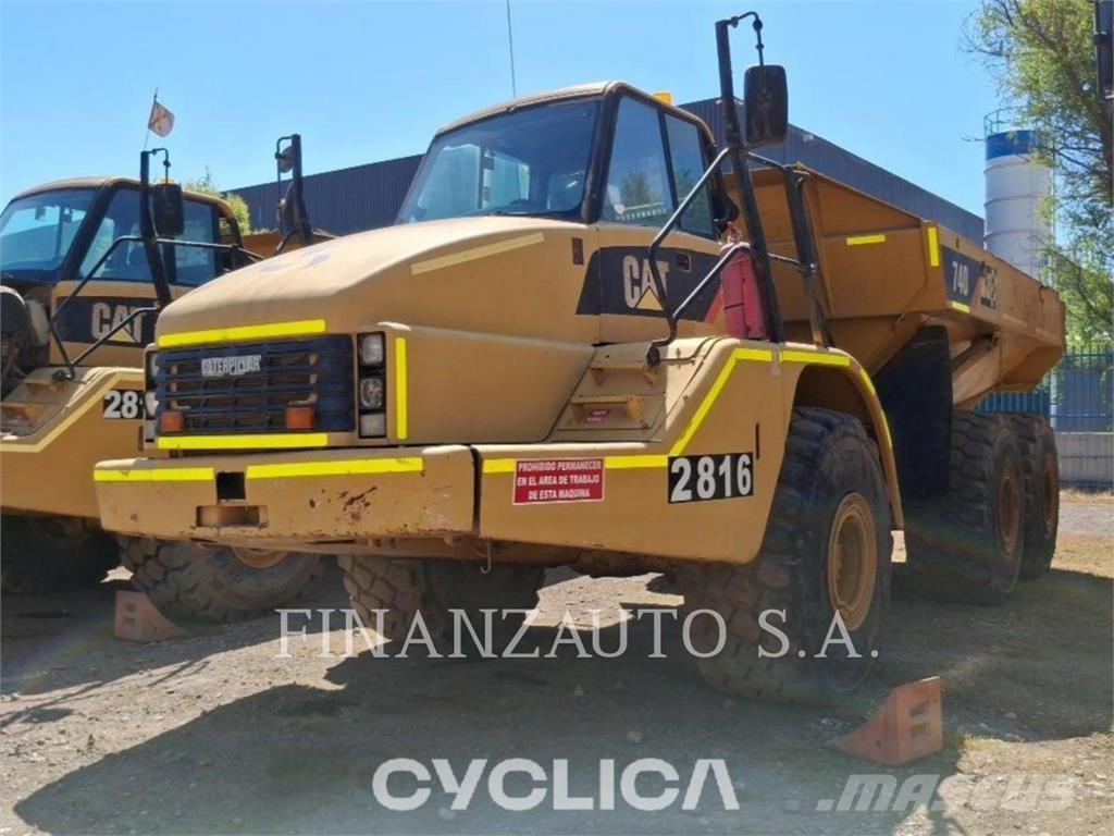 CAT 740 Dumper - Knickgelenk