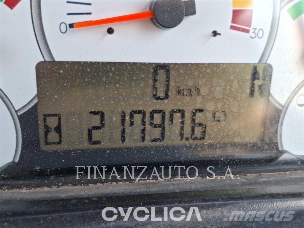 CAT 740 Dumper - Knickgelenk