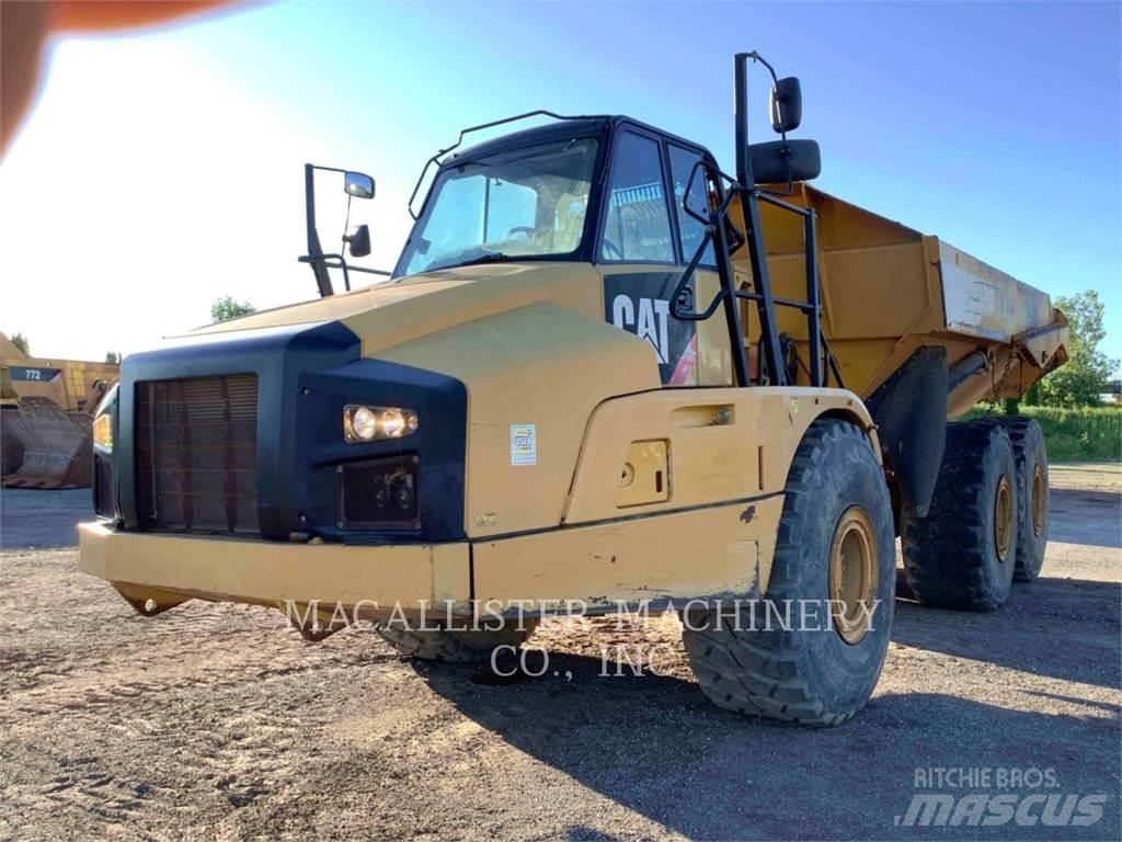 CAT 740B Dumper - Knickgelenk