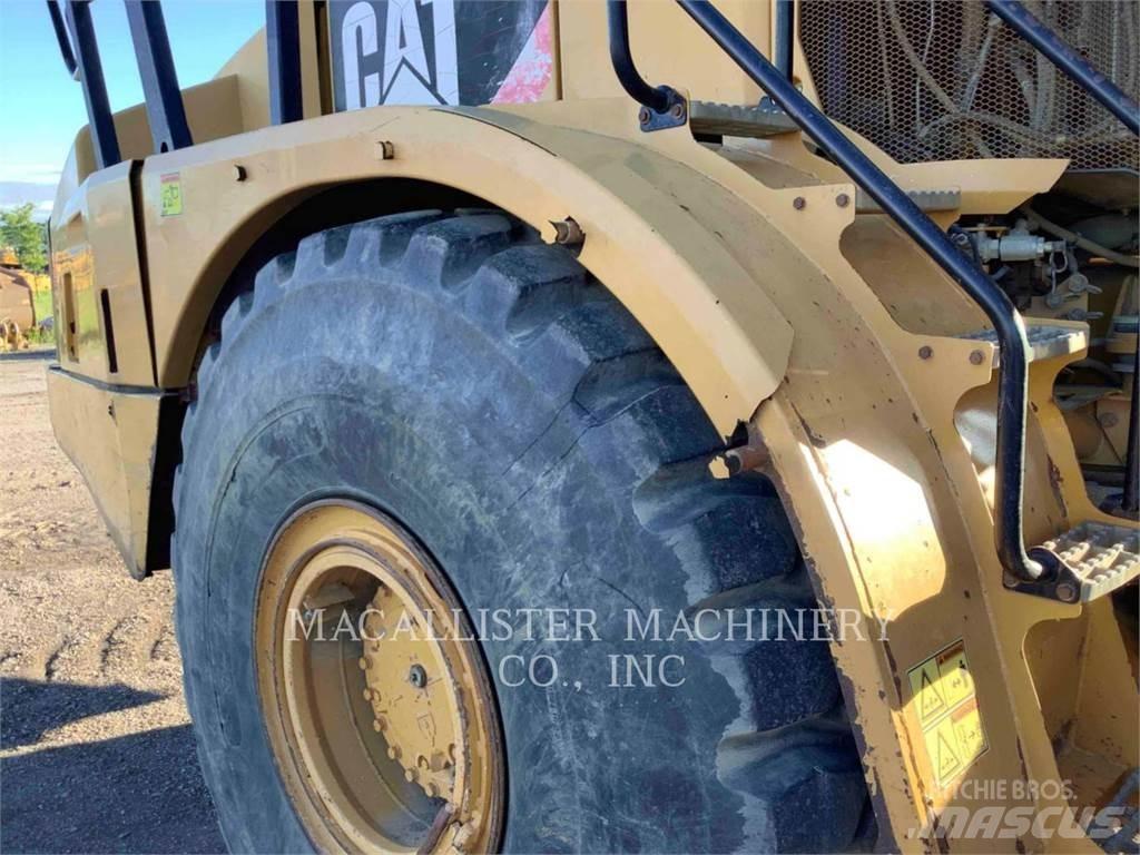 CAT 740B Dumper - Knickgelenk
