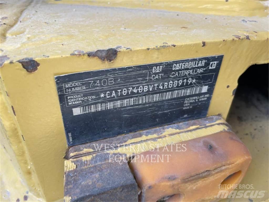 CAT 740B Dumper - Knickgelenk