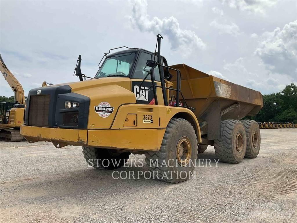 CAT 740B Dumper - Knickgelenk