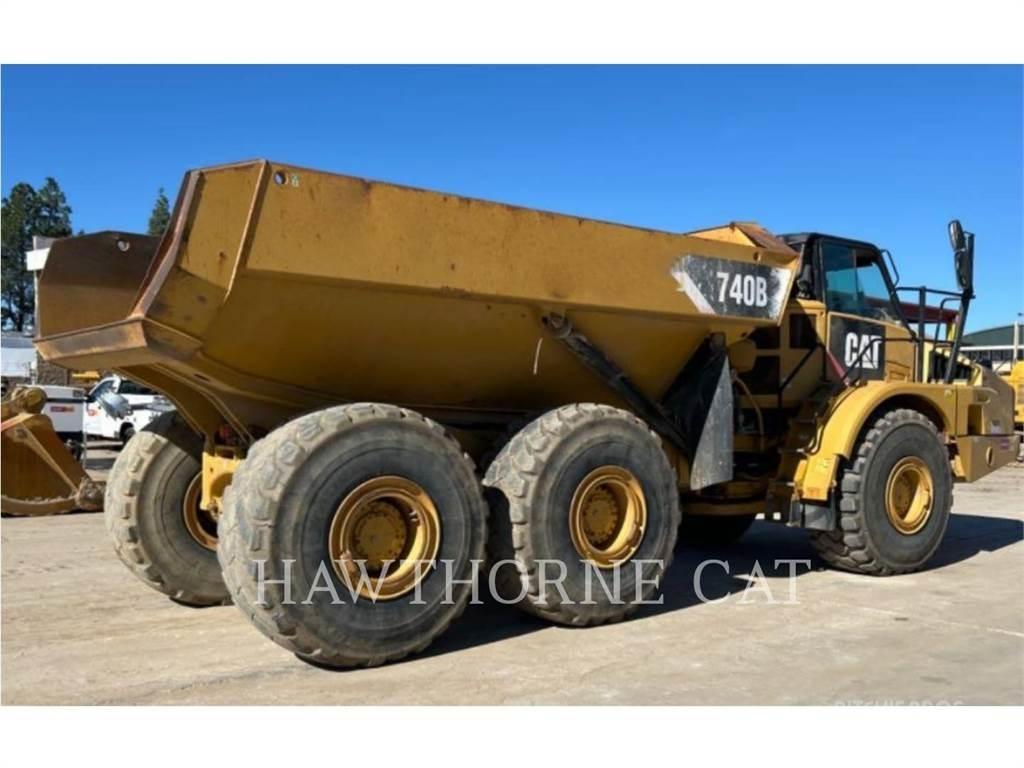 CAT 740B Dumper - Knickgelenk