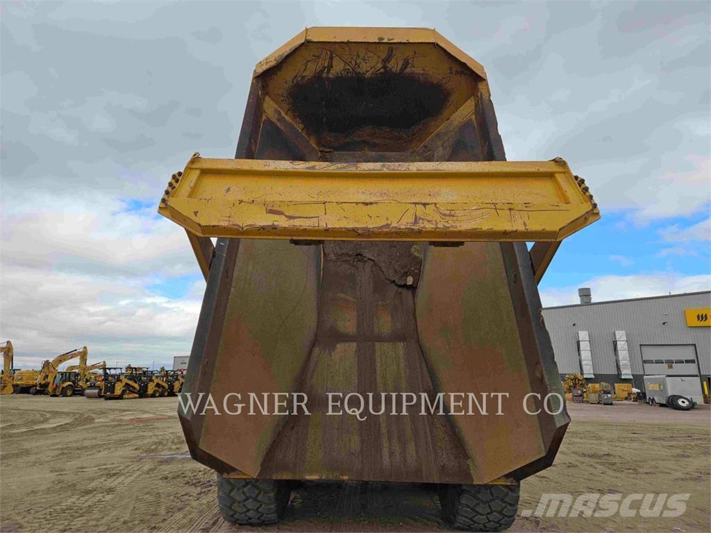 CAT 740GC Dumper - Knickgelenk