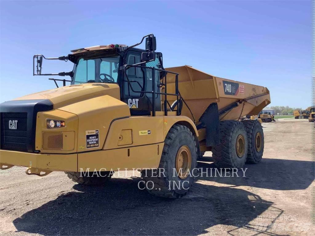 CAT 740GC Dumper - Knickgelenk