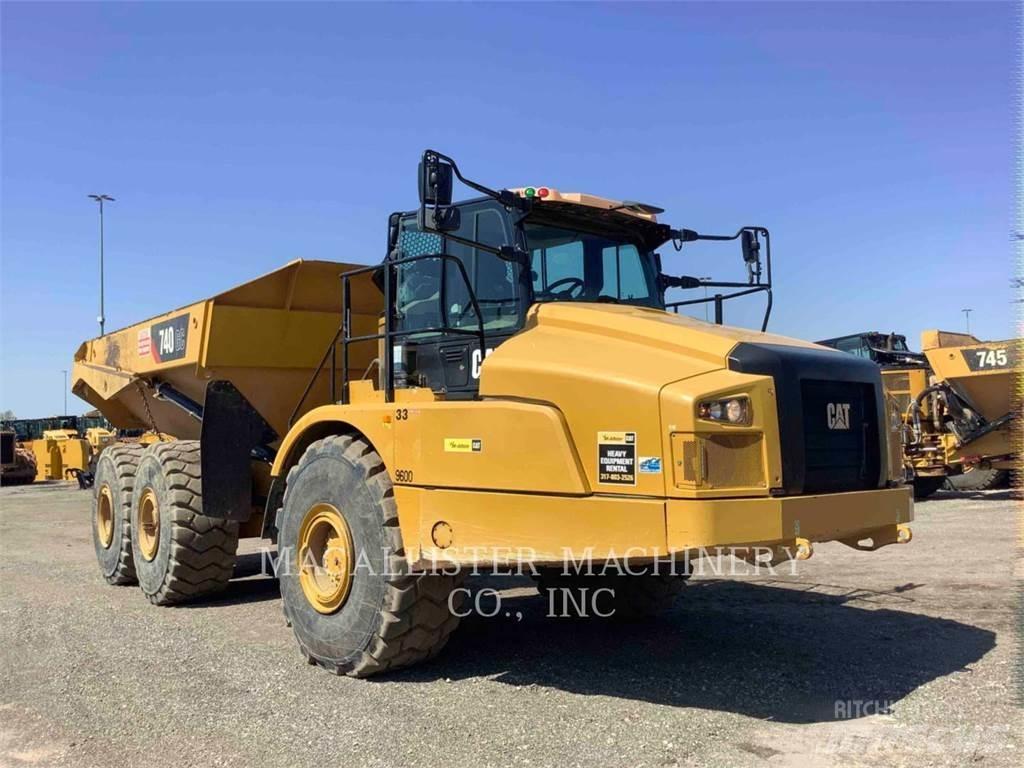 CAT 740GC Dumper - Knickgelenk