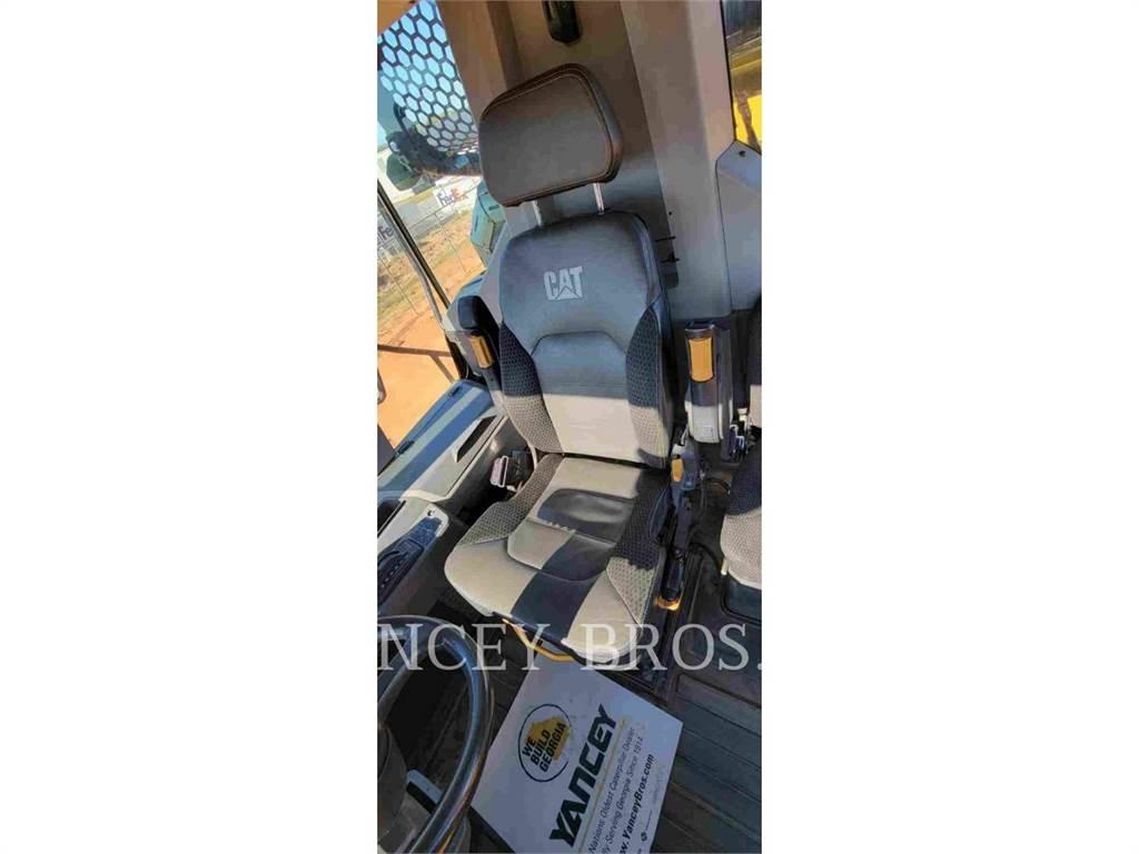 CAT 740GC Dumper - Knickgelenk