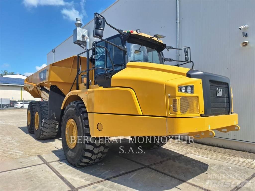 CAT 740GC Dumper - Knickgelenk