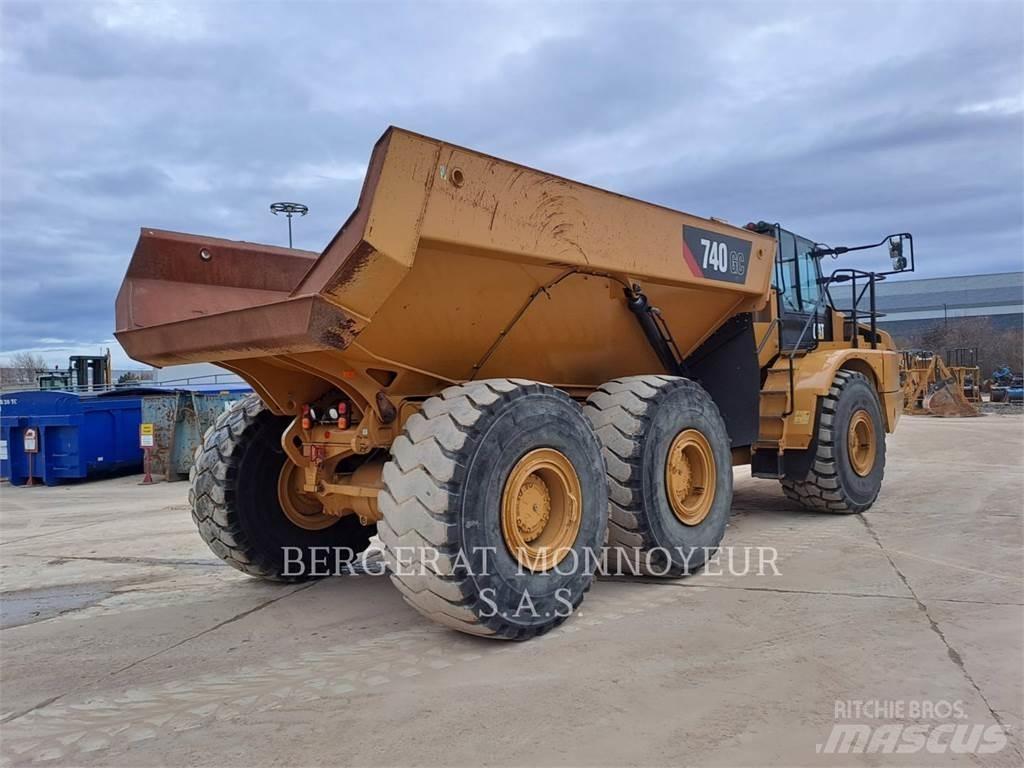 CAT 740GC Dumper - Knickgelenk