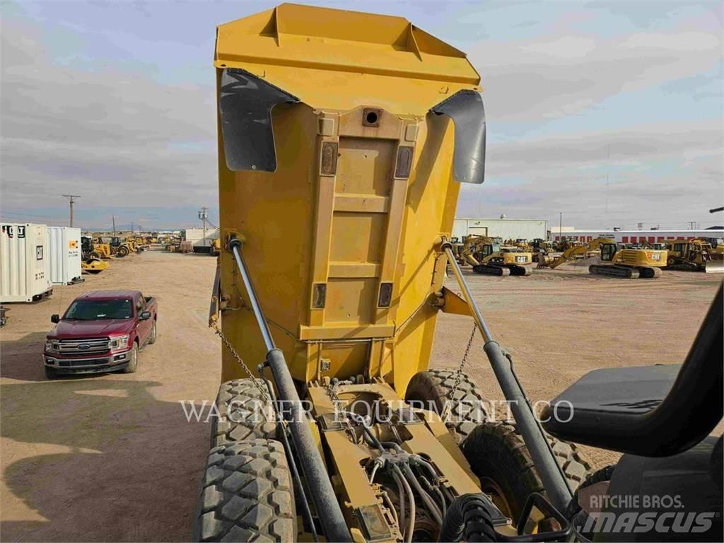 CAT 740GC Dumper - Knickgelenk