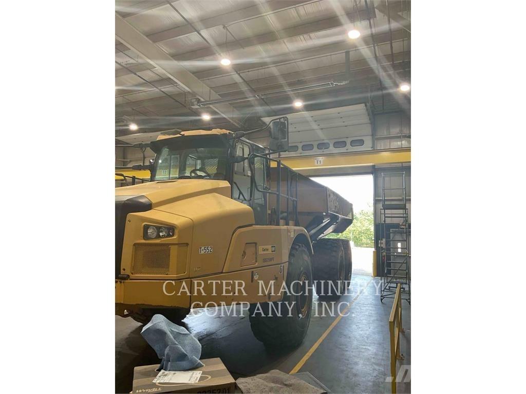 CAT 745 Dumper - Knickgelenk