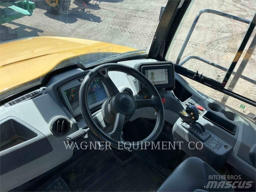CAT 745 Dumper - Knickgelenk