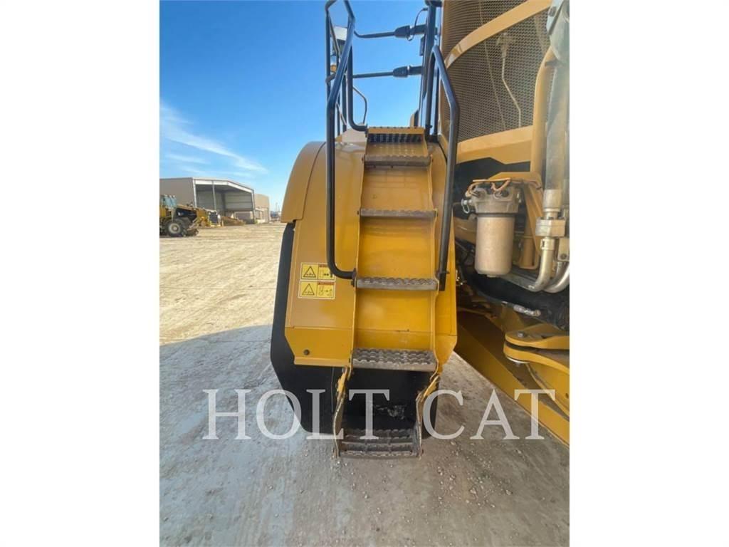 CAT 745 Dumper - Knickgelenk