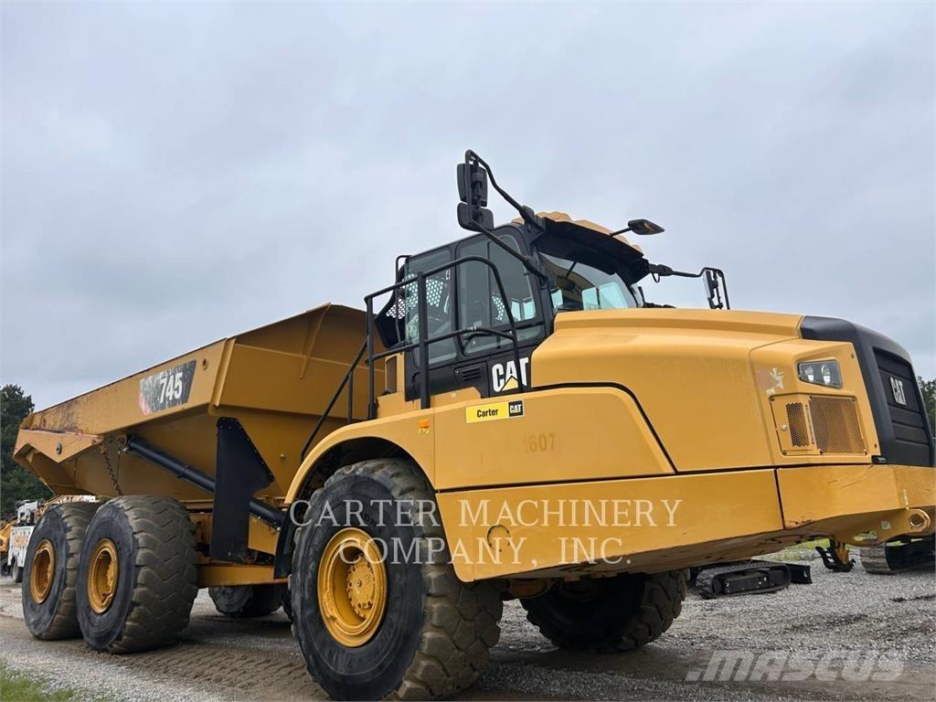 CAT 745 Dumper - Knickgelenk