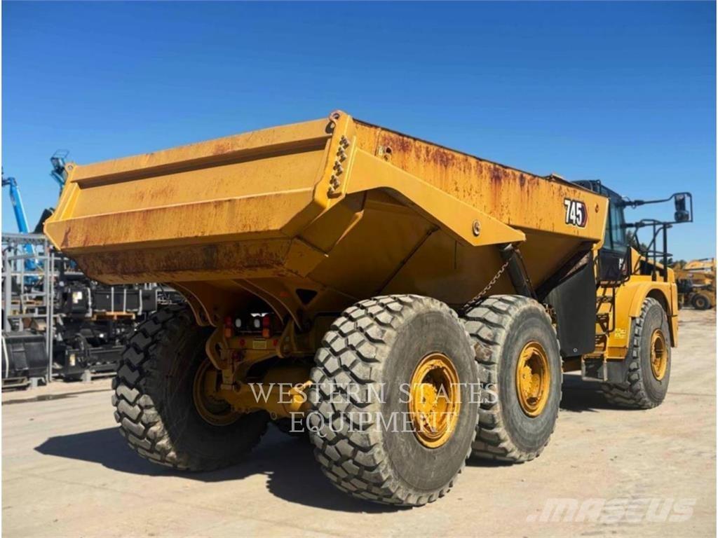 CAT 745 Dumper - Knickgelenk