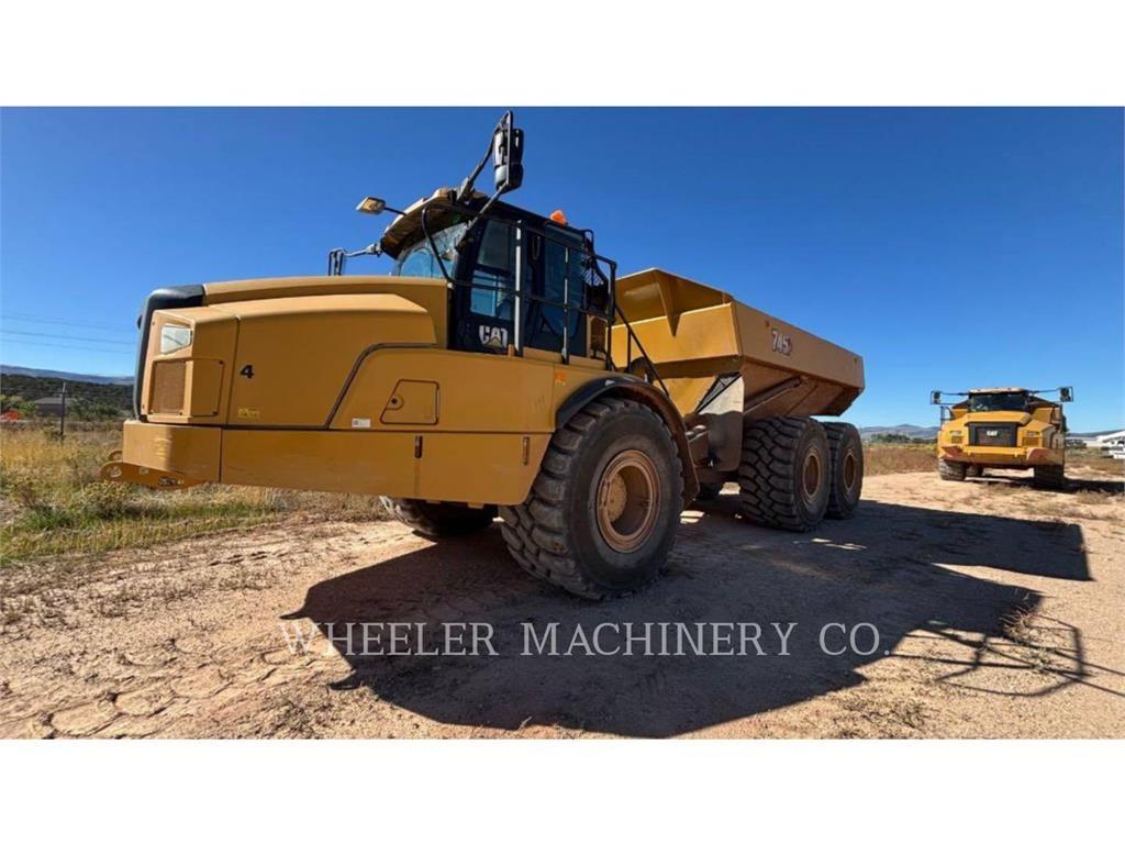 CAT 745 Dumper - Knickgelenk