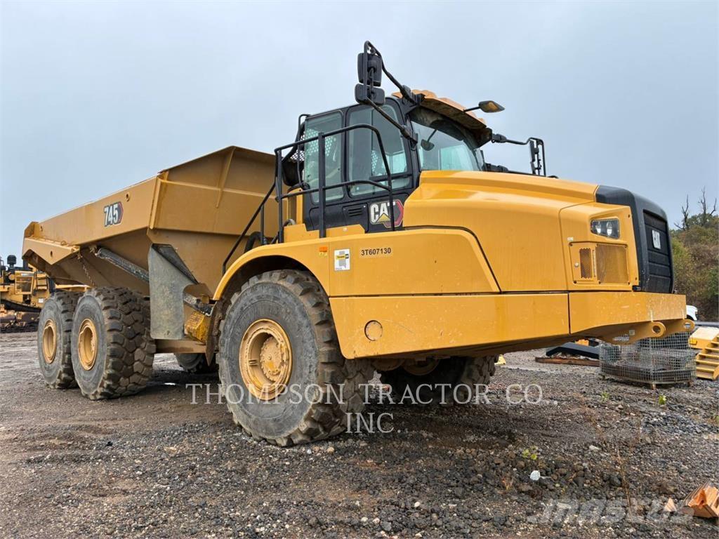 CAT 745 Dumper - Knickgelenk